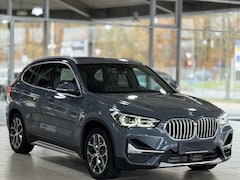 BMW X1 - xDrive25e xLine * LED, NAVI+, MOKKA LEDER, PANORAMA, TREKH, HuD, SPIEGEL-PACK * 1e EIG - U