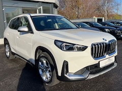 BMW X1 - xDrive30e xLine * LED, LEDER, HuD, HARMAN KORDON, TREKH, VERW. STUUR * 1e EIG - 26.000km