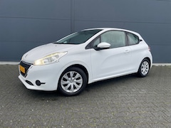 Peugeot 208 - 1.2 VTi bouwjaar 2013 met navi / cruise / stoelverwarming