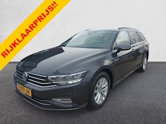 Volkswagen Passat Variant - 1.5 TSI Comfort Business Automaat, airco, cruise, trekhaak, navigatie, parkeersensoren,