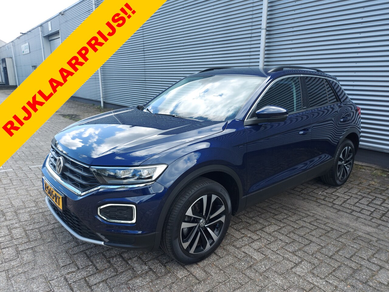 Volkswagen T-Roc - 1.5 TSI Style Automaat, airco, cruisecontrol,apple carplay/android,achteruitrijcamera,stoe - AutoWereld.nl