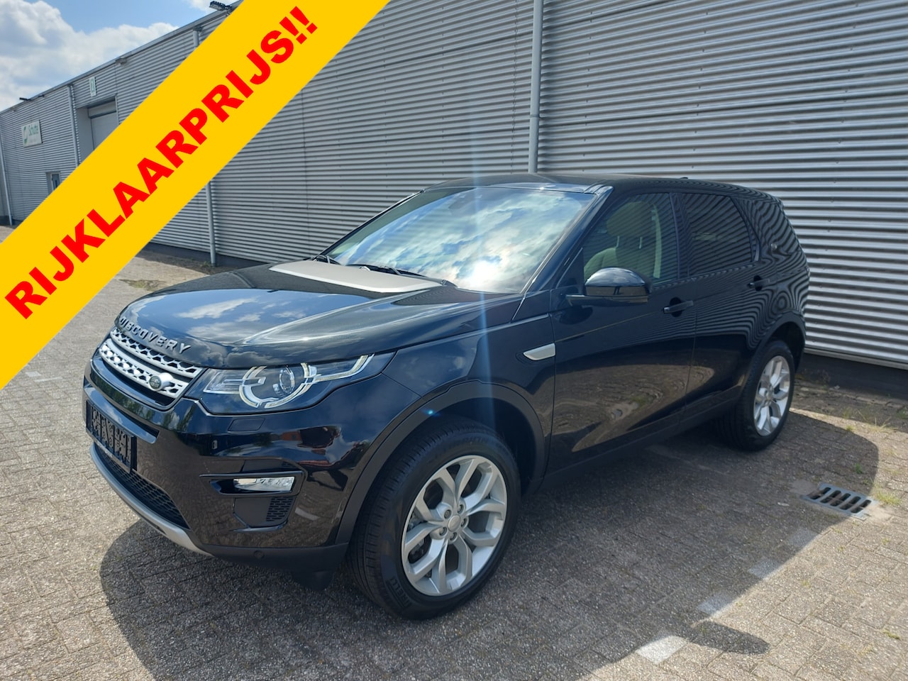 Land Rover Discovery Sport - 2.0 TD4 HSE Luxury Prijs Excl BTW, grijs kenteken leverbaar, Panorama,Navigatie, - AutoWereld.nl