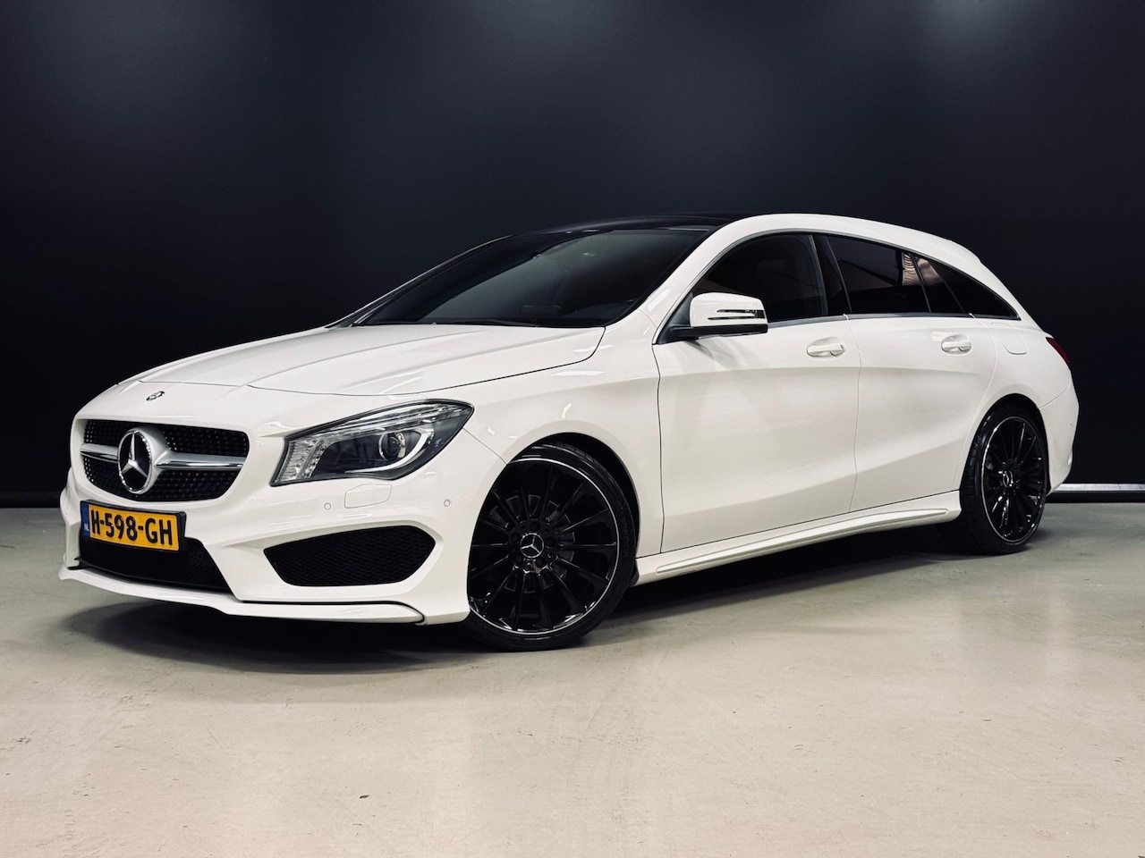 Mercedes-Benz CLA-klasse Shooting Brake - 180 AMG Line 180 AMG Line, Pano, Navi, Voll Led, 19" Multispaak, Prive Glas, Tel, Dealer Onderhouden - AutoWereld.nl