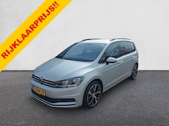 Volkswagen Touran - 1.5 TSI Comfortline 7p, airco, cruise, navigatie, app connect, wegklapbare trekhaak, parke