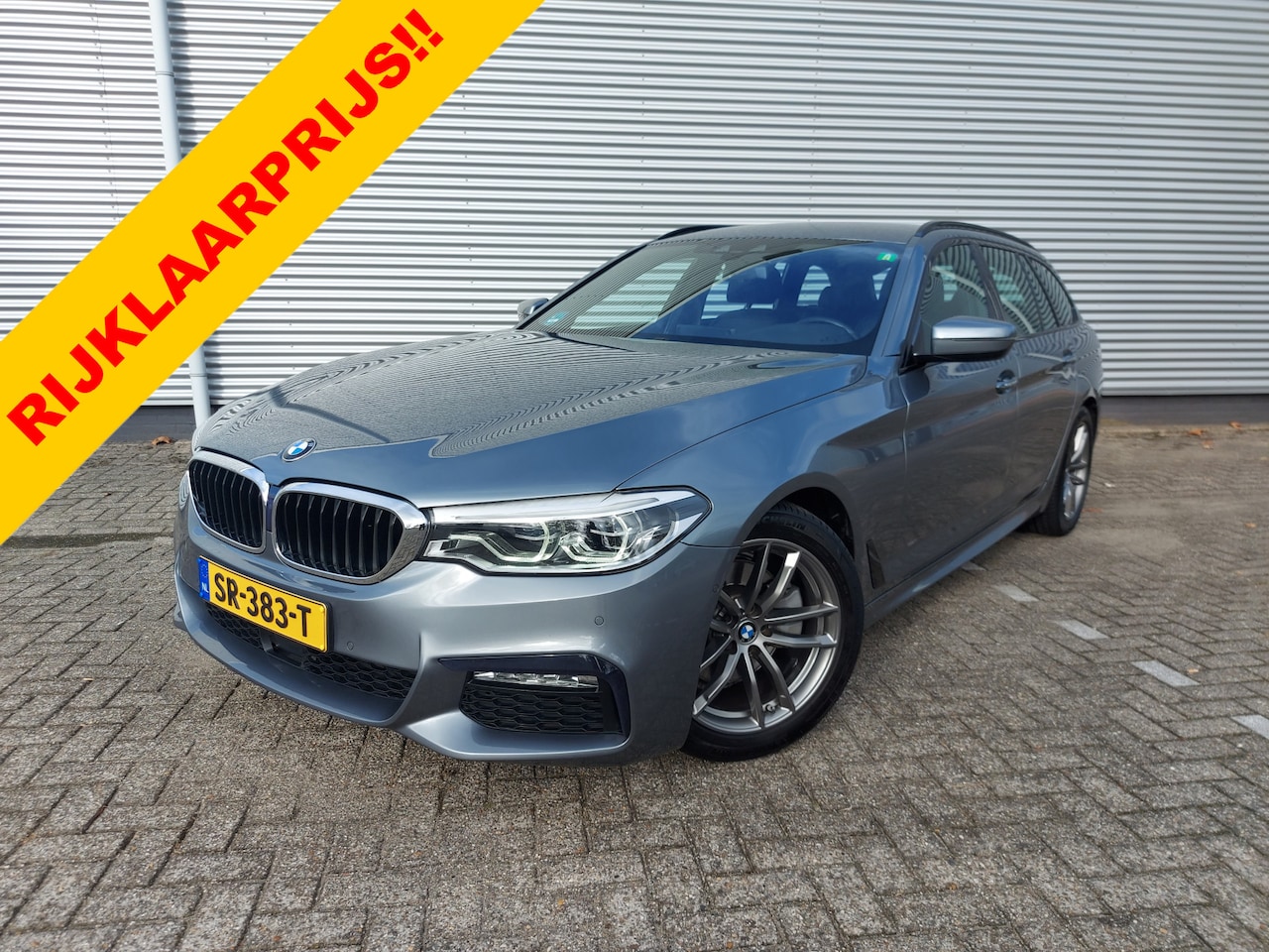 BMW 5-serie Touring - 520i High Executive Automaat, Navigatie, Camera, elek trekhaak, FULL OPTIONS - AutoWereld.nl