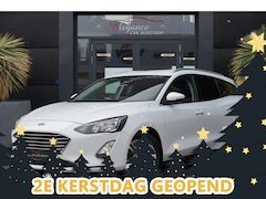 Ford Focus Wagon - 1.0 EcoBoost Business Edition 101pk Navigatie/Camera/Trekhaak