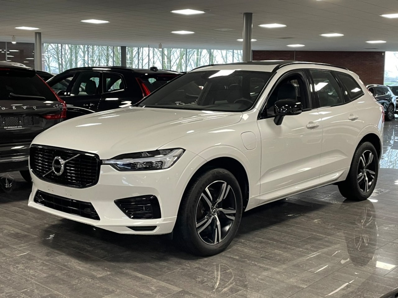 Volvo XC60 - T6 AWD Recharge R-Design | Harman Kardon | Stoel en Stuurwielverwarming | Parkeercamera | - AutoWereld.nl