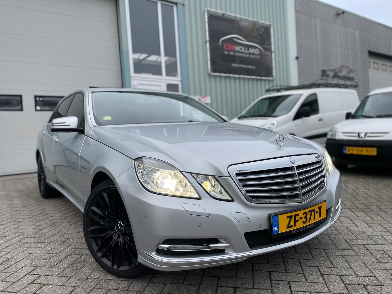 Mercedes-Benz E-klasse - 350 CDI Elegance (bj 2010) SEDAN|XENON|SDAK|185.184 KM - AutoWereld.nl