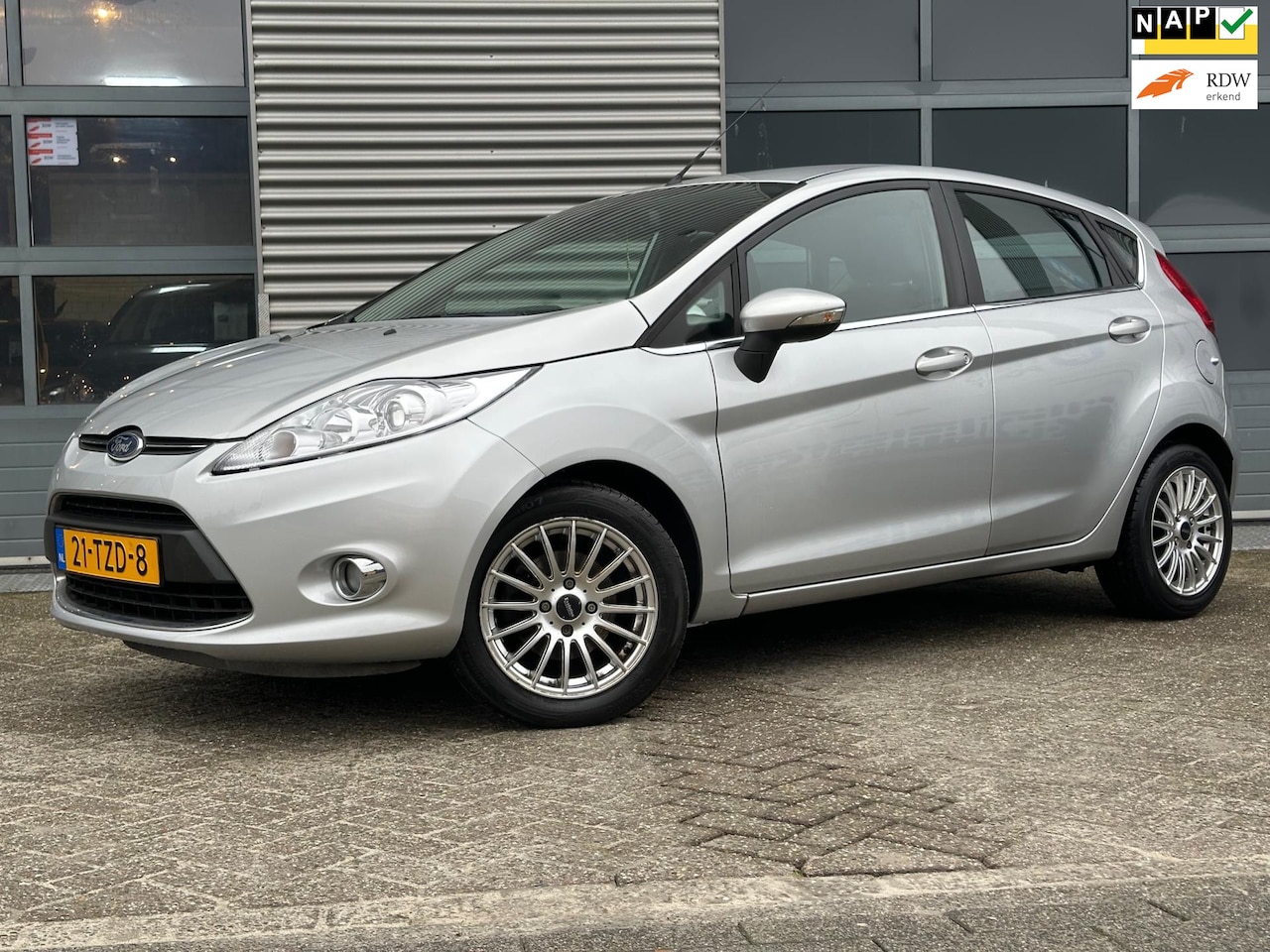 Ford Fiesta - 1.25 Titanium | CRUISECR | Climate | PDC| APK | NAP - AutoWereld.nl