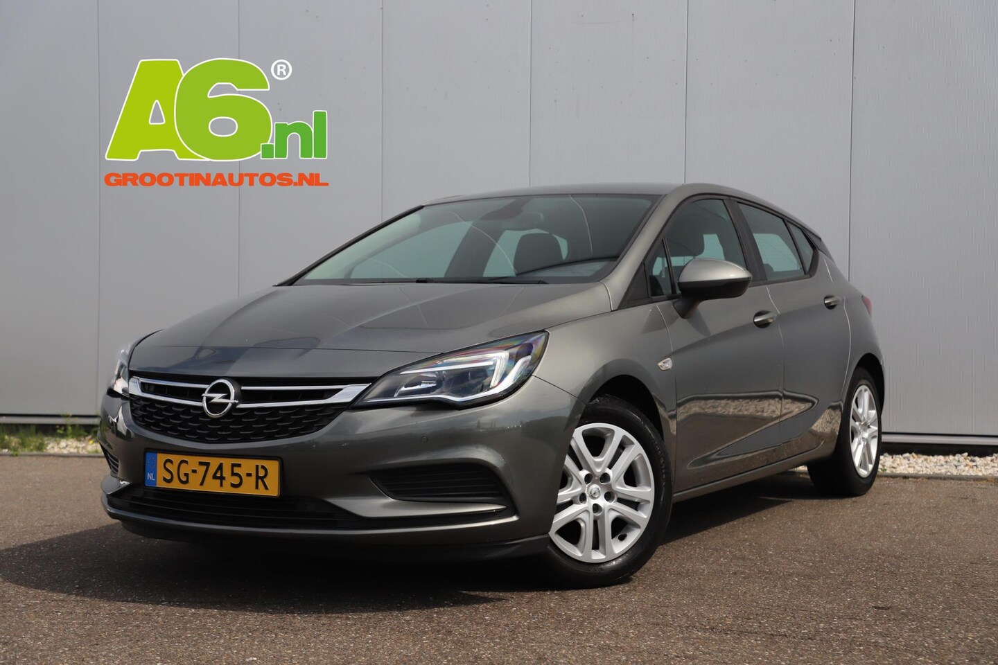 Opel Astra - 1.0 Online Edition Navigatie Airco Bluetooth Cruise PDC Carplay Android Auto DAB+ - AutoWereld.nl