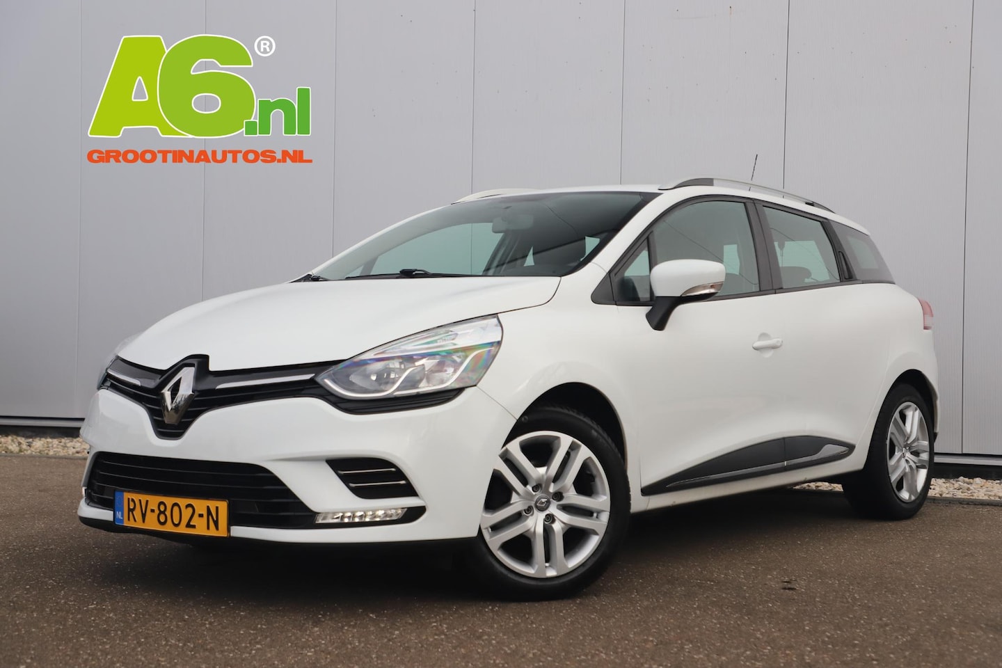 Renault Clio Estate - 0.9 TCe Zen 90PK Navigatie Airco Cruise Bluetooth LED Elektrische Ramen Bass Reflex - AutoWereld.nl