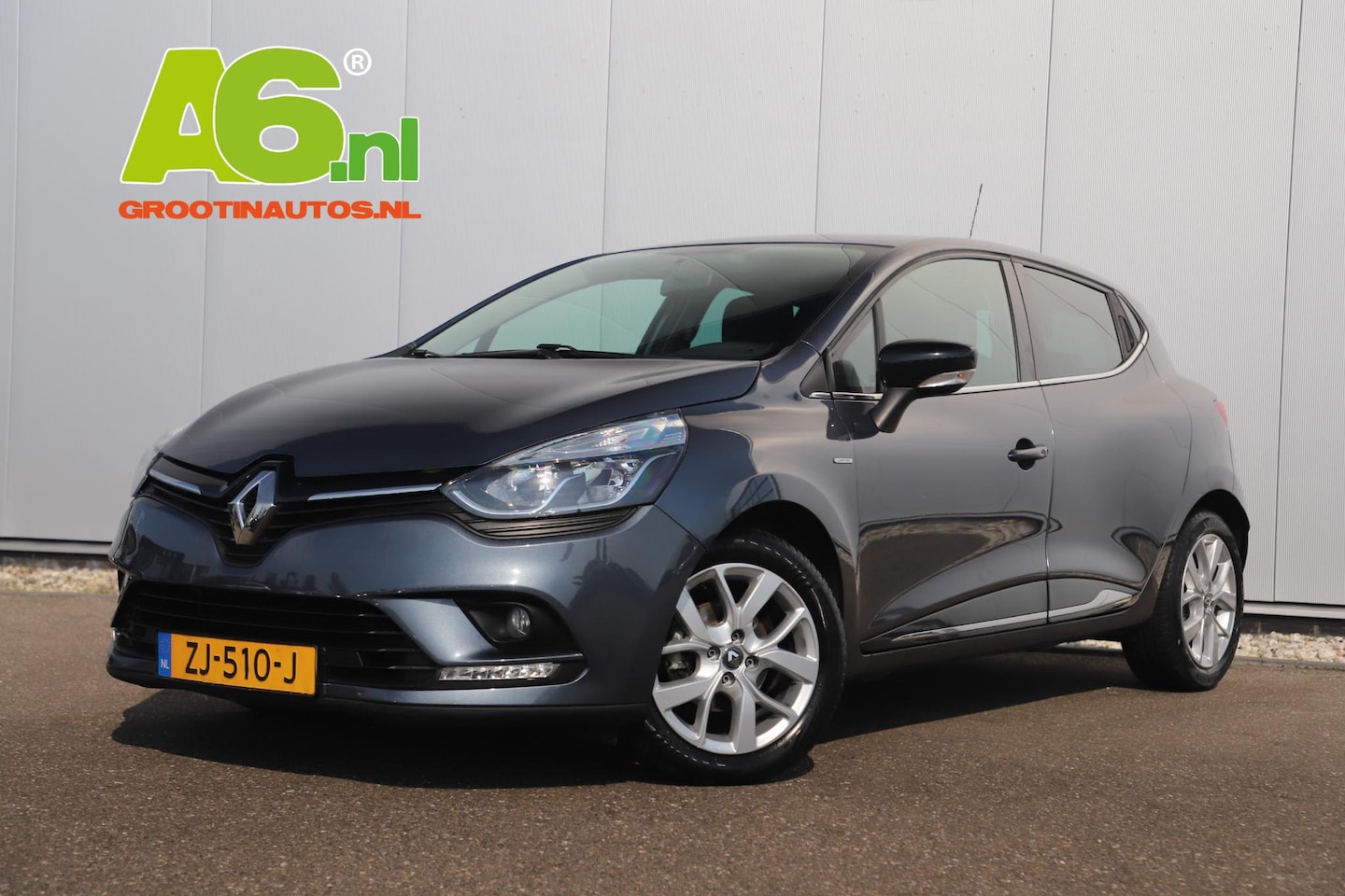 Renault Clio - 0.9 TCe Limited Keyless Entry Navigatie Carplay Android Bluetooth Parkeersensors Airco Cru - AutoWereld.nl