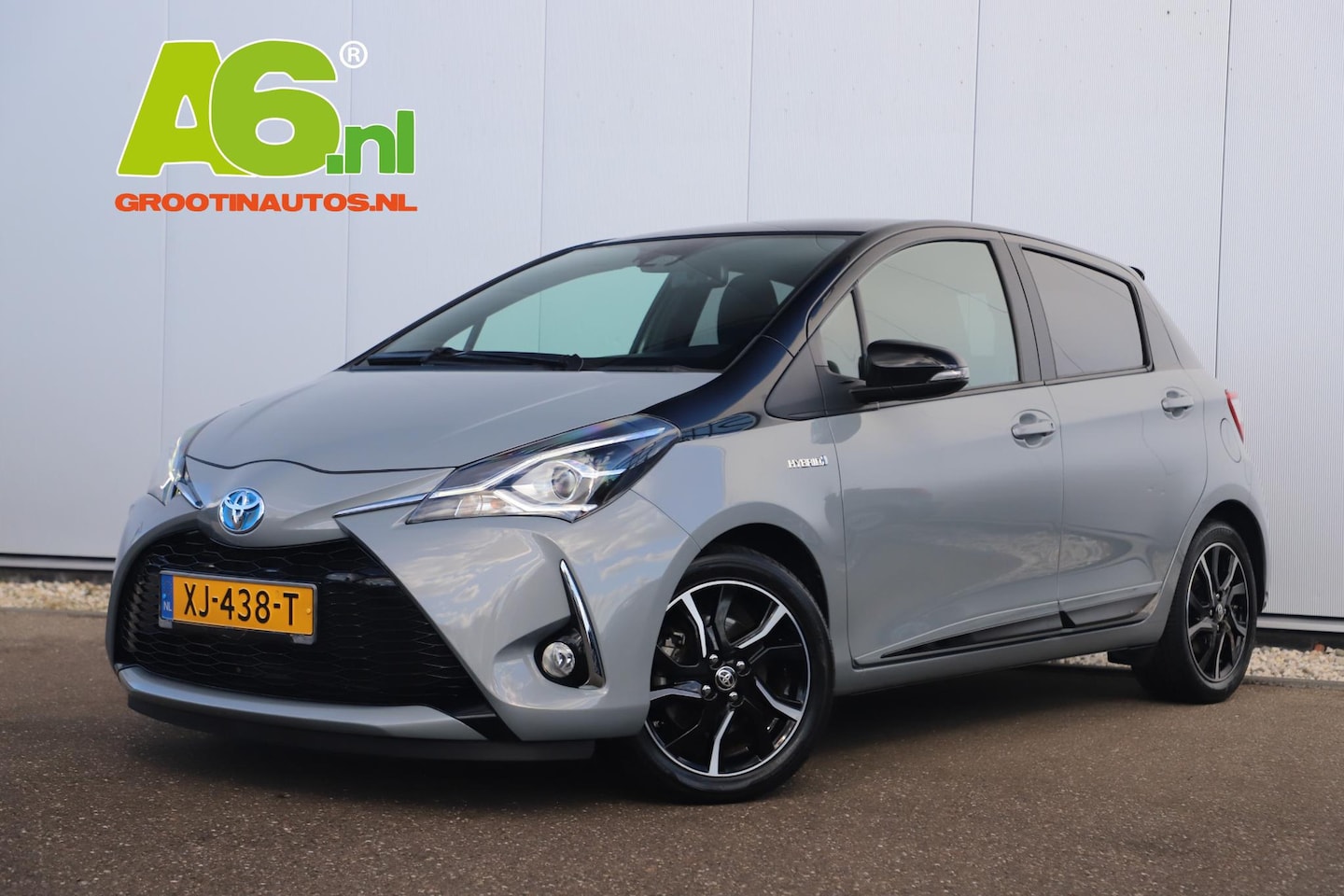 Toyota Yaris - 1.5 Hybrid Bi-Tone Plus 101PK Automaat Panoramadak Navigatie Camera Clima Cruise Keyless E - AutoWereld.nl