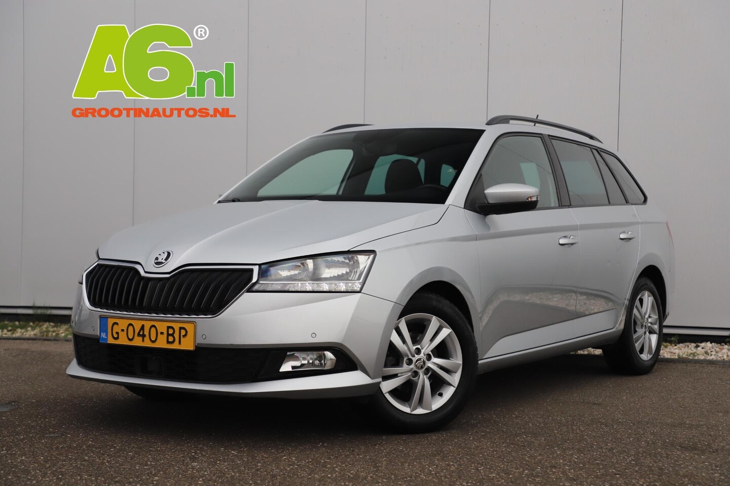 Skoda Fabia Combi - 1.0 TSI Sport 95PK RS Stoelen Navigatie Airco Keyless Cruise 16 inch LMV PDC Getint Glas Z - AutoWereld.nl