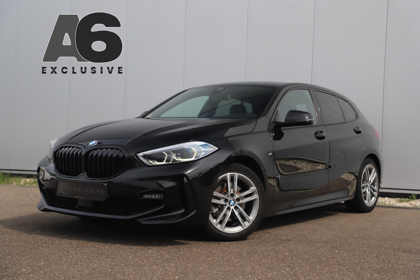 BMW 1-serie - 118i Business Edition M Sport Automaat Black Optic Virtual Cockpit Sfeerverlichting Naviga - AutoWereld.nl