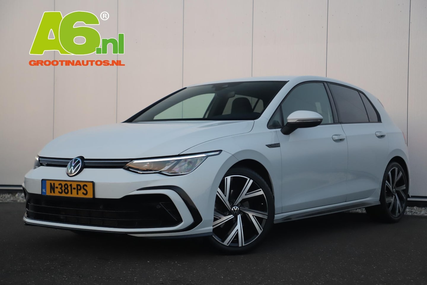 Volkswagen Golf - 1.5 TSI R-Line 150PK Virtual Cockpit Sfeerverlichting Keyless 18 inch Navigatie Camera Ada - AutoWereld.nl