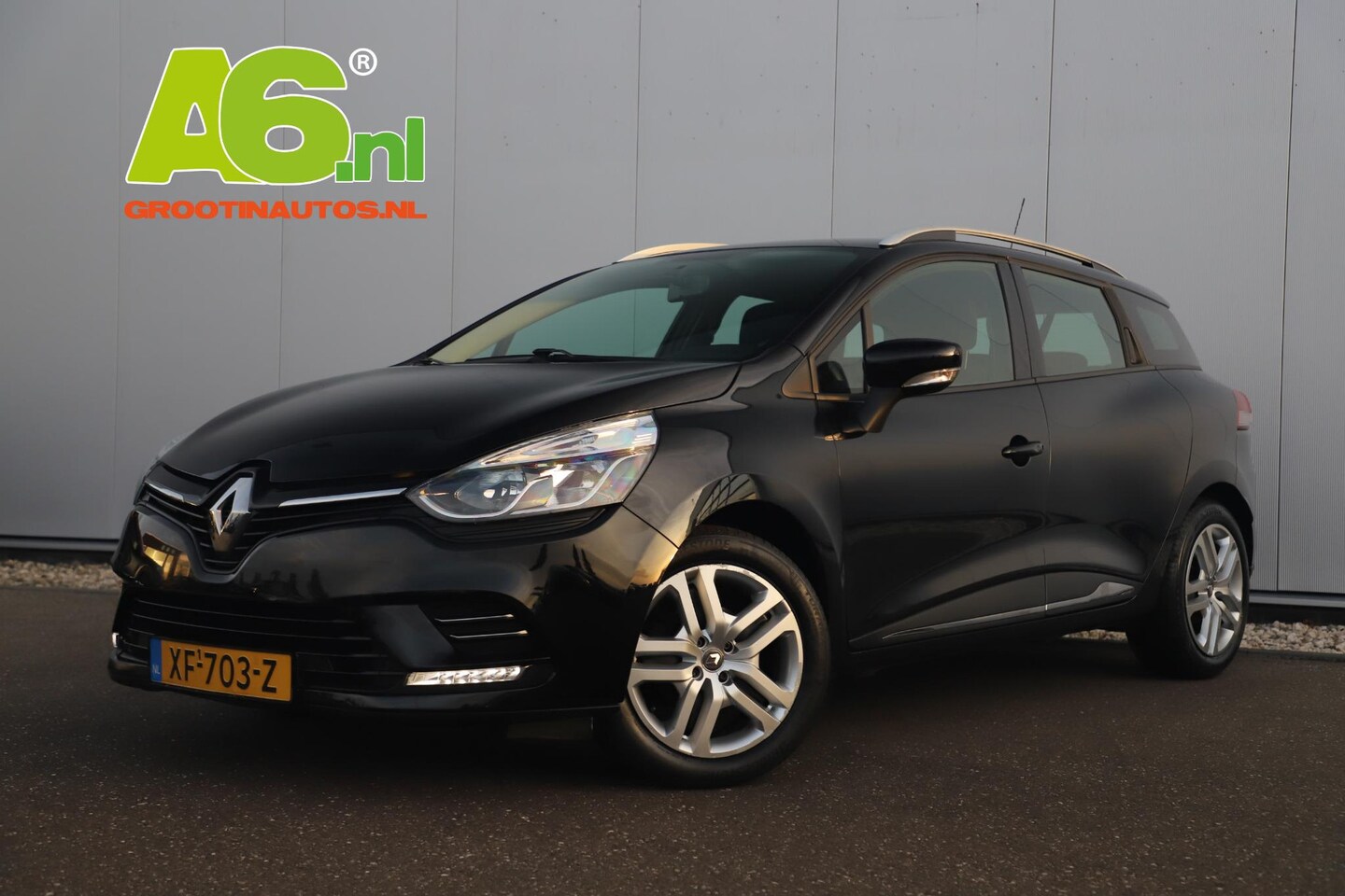 Renault Clio Estate - 0.9 TCe Zen Navigatie DAB+ Parkeersensor Bluetooth Airco Cruise Elektrische Ramen - AutoWereld.nl