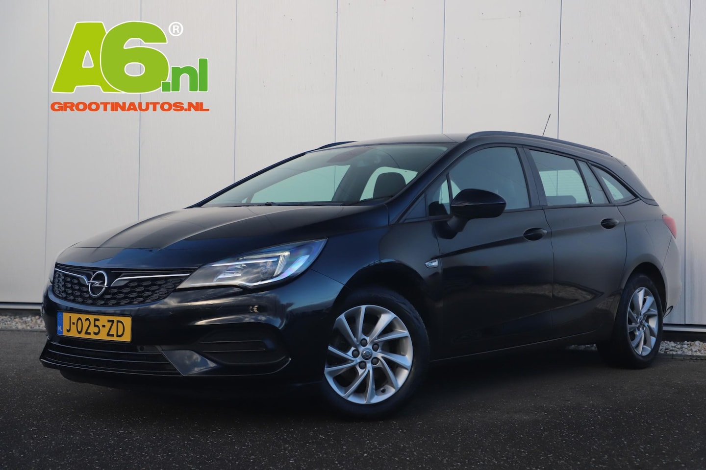 Opel Astra Sports Tourer - 1.2 Edition 110PK 16 inch LMV Navigatie Carplay Android Bluetooth Airco Cruise Parkeersens - AutoWereld.nl