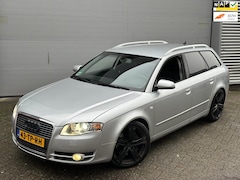 Audi A4 Avant - 2.0 TFSI Quattro / RIJDT SCHAKELT GOED / NETTE AUTO /