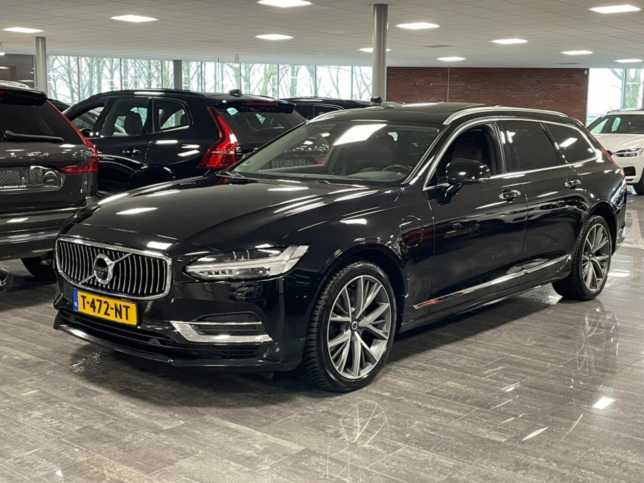 Volvo V90 - T8 AWD Recharge Inscription | Vol! | Schuifdak | Luchtvering | Trekhaak | All Season Bande - AutoWereld.nl