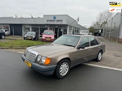 Mercedes-Benz 200-500 (W124) - 300 E / Schuifdak / Automaat / 6-cilinder