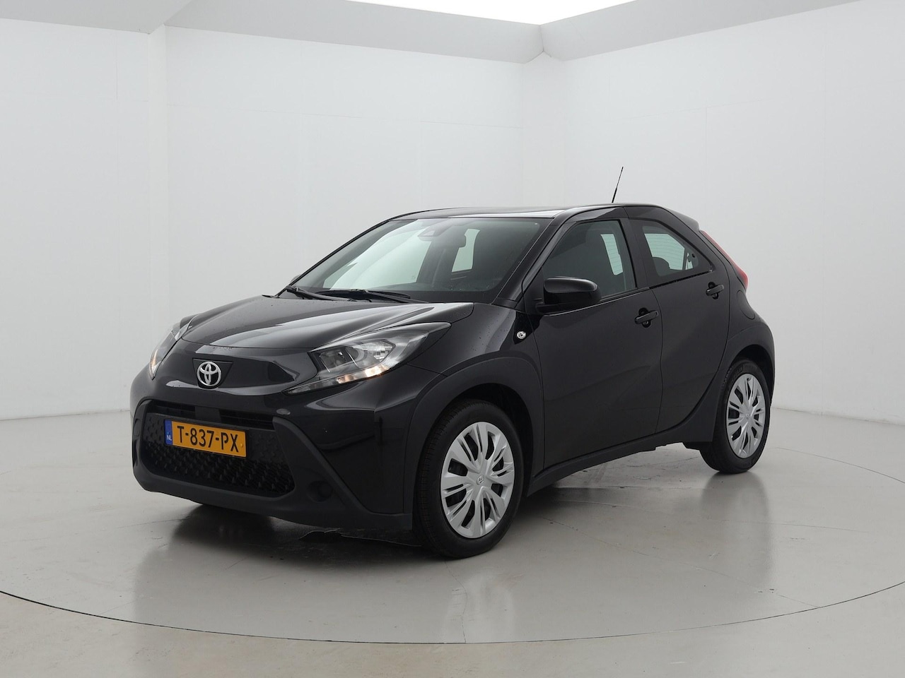 Toyota Aygo X - 1.0 VVT-i MT play 1.0 VVT-i MT play 5drs - AutoWereld.nl