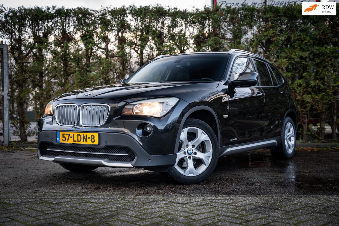 BMW X1 - SDrive18i Executive Automaat Trekhaak - AutoWereld.nl