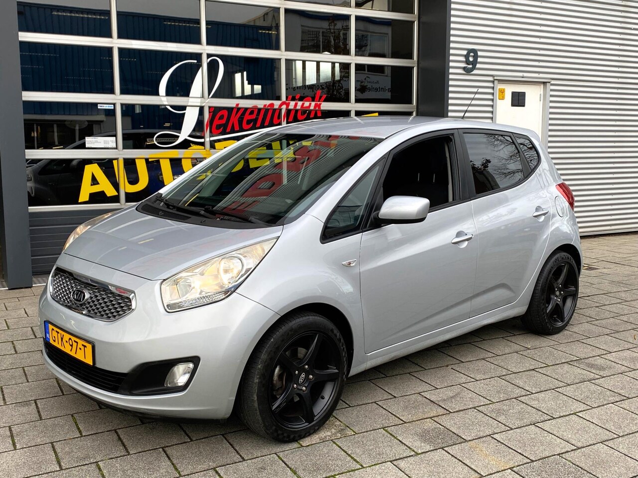 Kia Venga - 1.4 CVVT Plus Pack Airco / 17" velgen - AUX/Ipod/USB - AutoWereld.nl