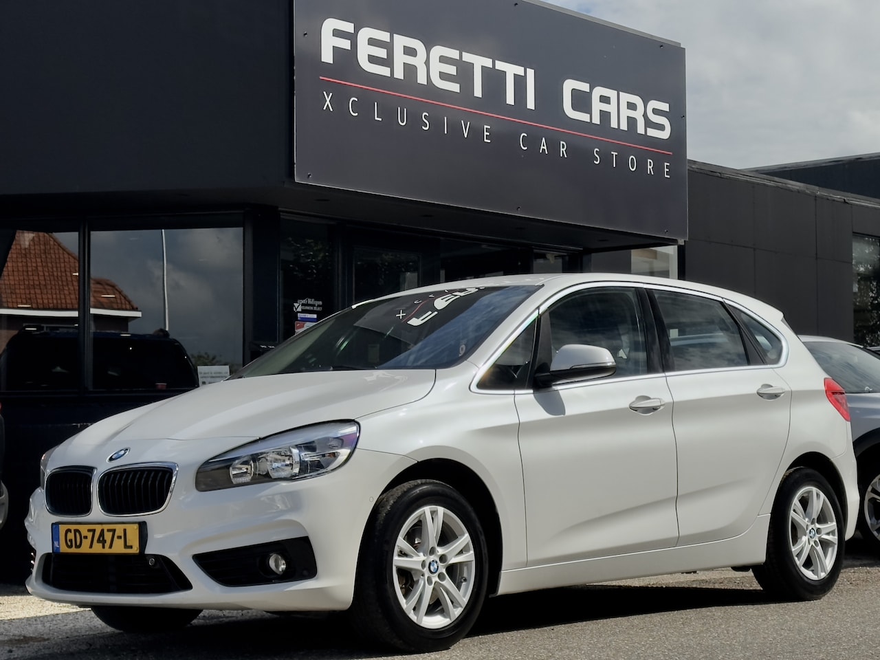 BMW 2-serie Active Tourer - 218d AUT8 SPORT 150PK NAVI AIRCO SPORT-INT LED LMV PDC - AutoWereld.nl