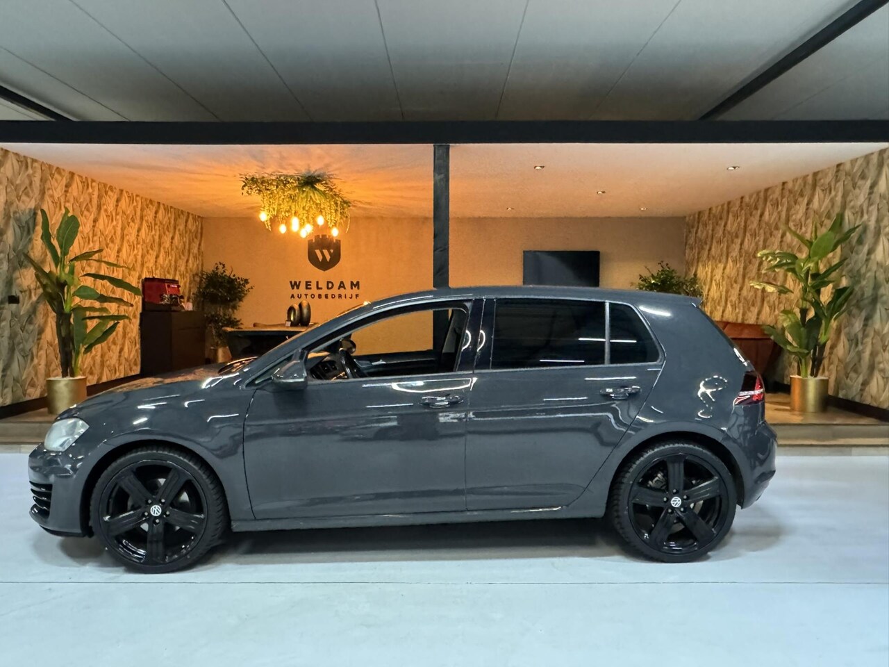 Volkswagen Golf - 1.2 TSI R-Line Look Urano Grey LED Stoelverw Airco Sport Velgen Rijklaar - AutoWereld.nl