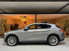 Alfa Romeo Stelvio - 2.0 T AWD Super Garantie 280 PK Leder Xenon Camera Cruise Rijklaar