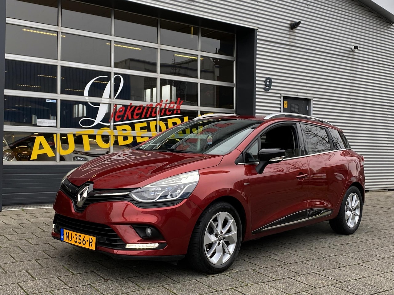 Renault Clio Estate - 0.9 TCe Limited - Navigatie I Airco I LED/PDC I Cruise control I Sport velgen I LED I Deal - AutoWereld.nl