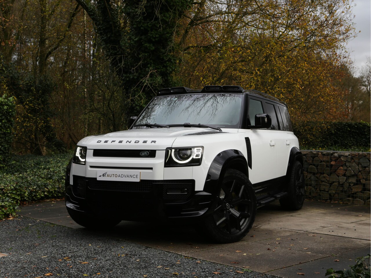 Land Rover Defender 110 - 3.0 D300 110 SE Urban X-dynamic - AutoWereld.nl