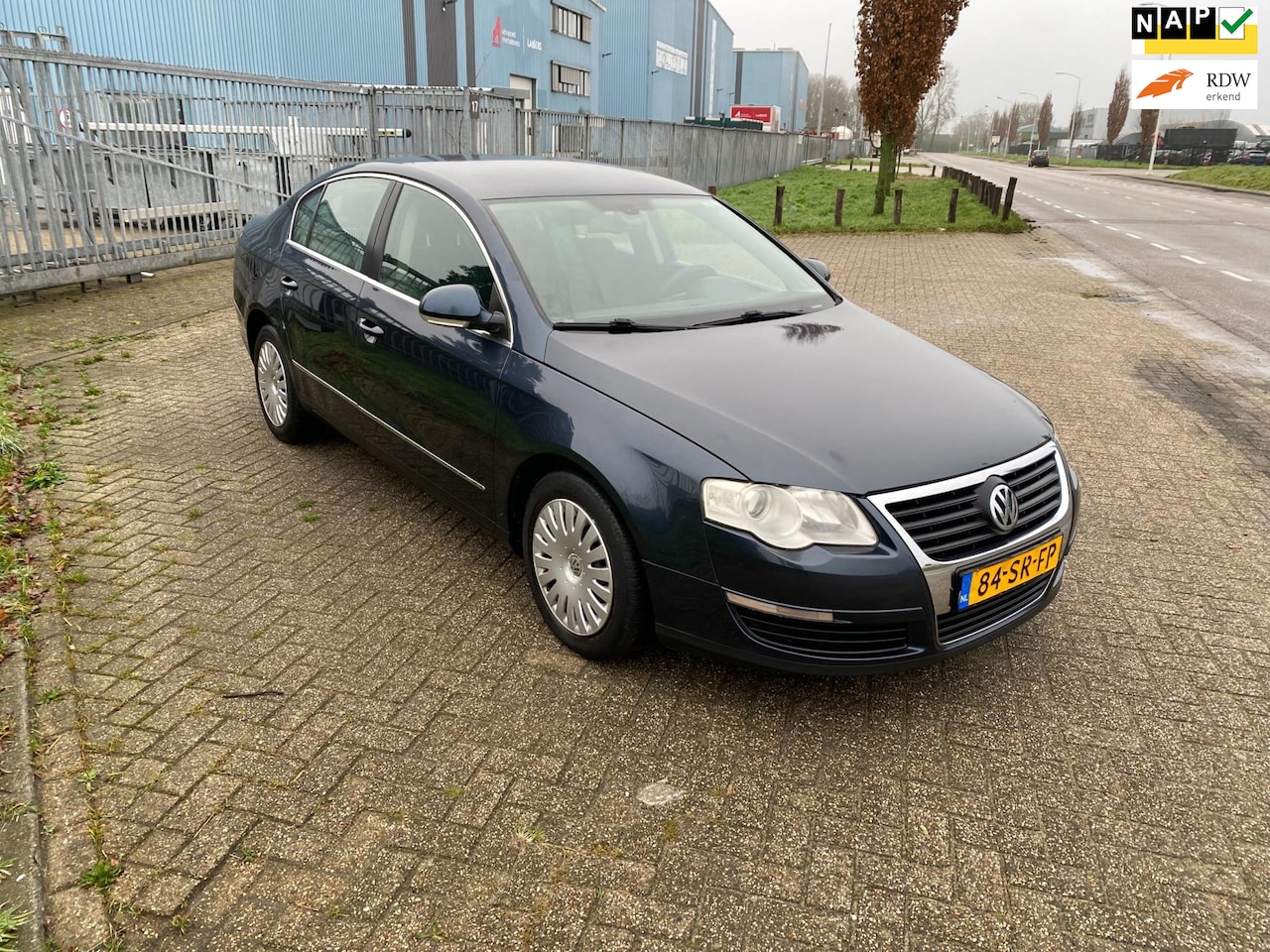 Volkswagen Passat - 2.0 FSI Comfortline 2.0 FSI Comfortline - AutoWereld.nl