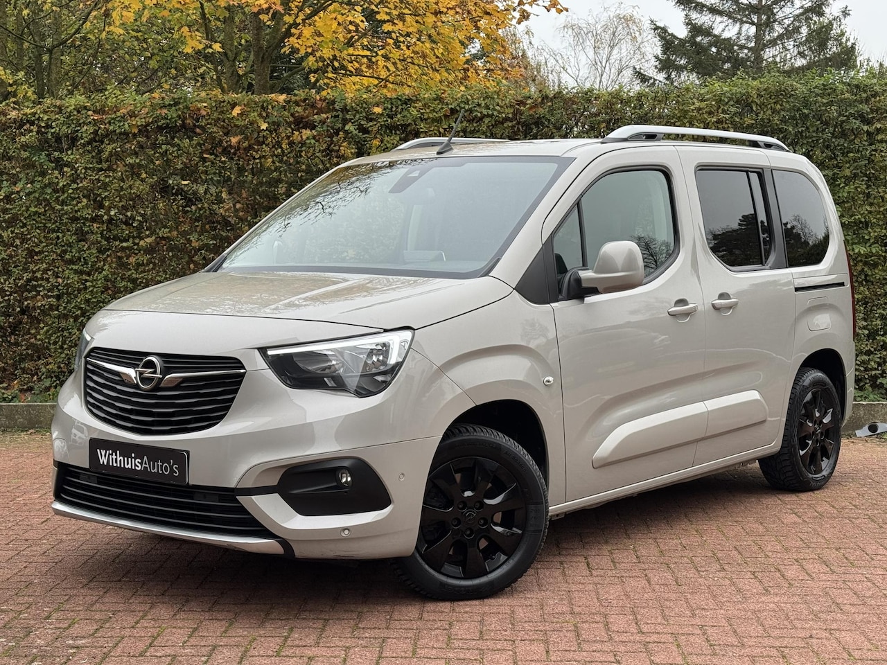 Opel Combo Life - 1.2 Turbo Elegance Automaat Dakraam 360-Camera - AutoWereld.nl