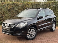 Volkswagen Tiguan - 1.4 TSI 150pk Sport Panoramadak Trekhaak Xenon