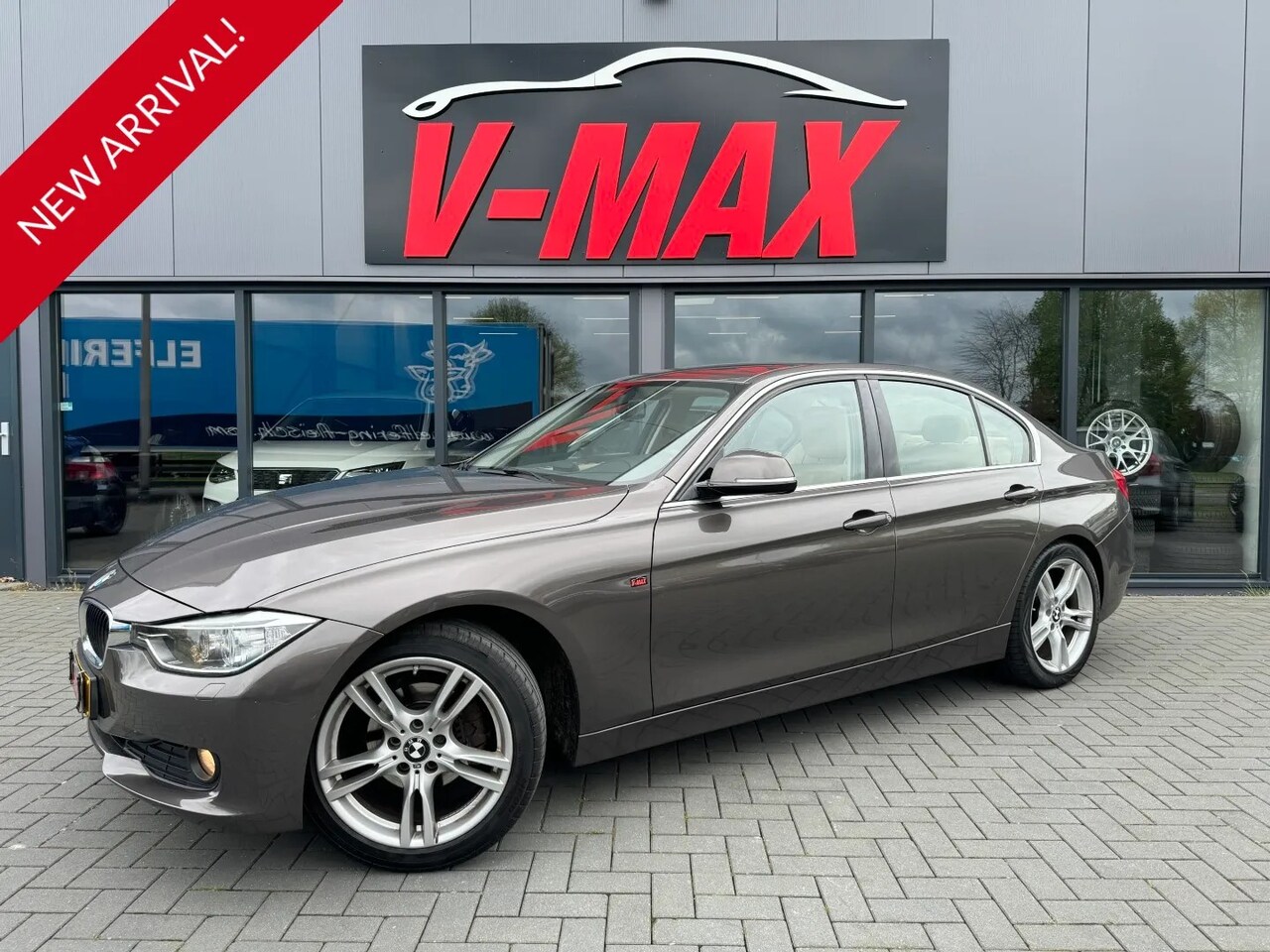 BMW 3-serie - 320i EfficientDynamics High Exec Navi Xenon Leder - AutoWereld.nl