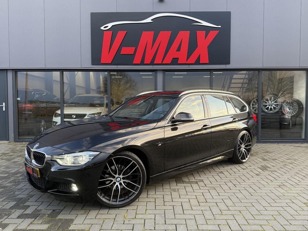 BMW 3-serie Touring - 320i LCI AUT M-Sport NAP Leder NaviProf Stoelvw - AutoWereld.nl