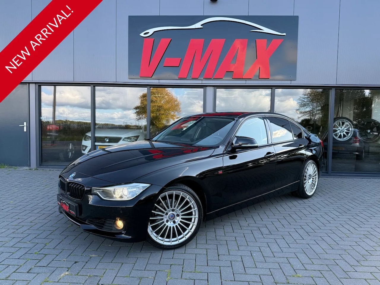 BMW 3-serie - 320i AUT Upgrade Edition Leder Xenon Navi Stoelverw - AutoWereld.nl