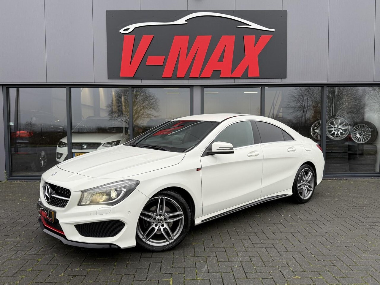 Mercedes-Benz CLA-Klasse - 180 AMG Prestige Edit Leder Xenon Navi Stoelverw - AutoWereld.nl