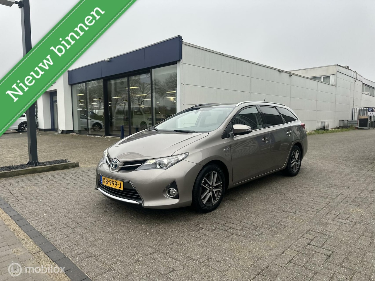 Toyota Auris - 1.8 Hybrid Dynamic Panorama Led Navi Clima pdc - AutoWereld.nl