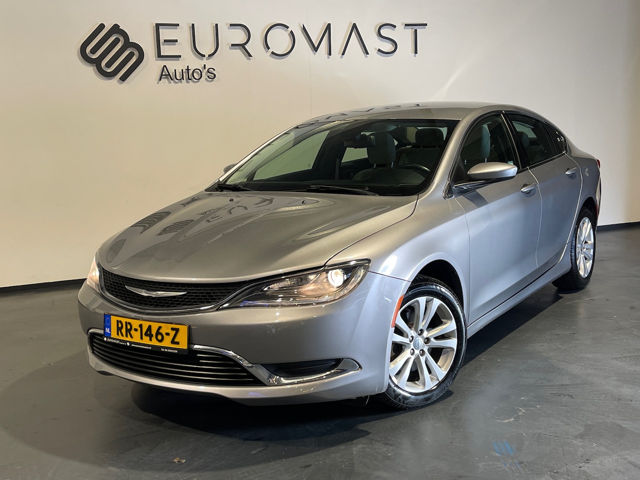 Chrysler 200 - Chrysler 200 2.4 Airco - Achteruitrij Camera - Nieuw apk - AutoWereld.nl