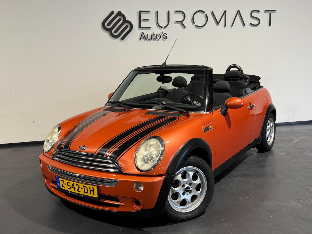 MINI Cabrio - Mini 1.6 Cooper Pepper Cabrio Airco Pdc Nieuwe Apk - AutoWereld.nl