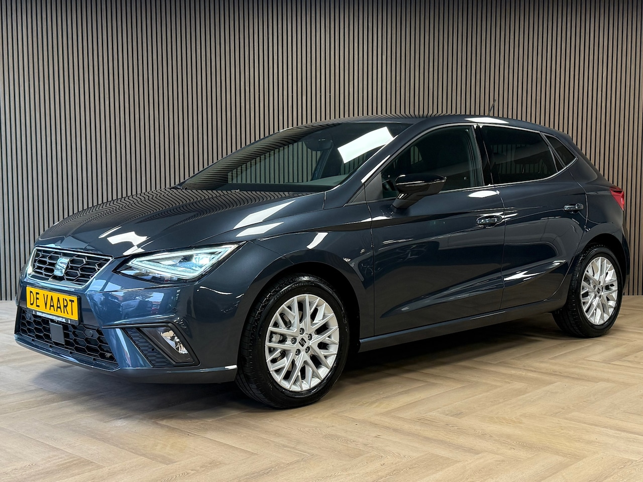 Seat Ibiza - 1.0 EcoTSI FR 116PK NAVI LED PDC V+A CAMERA CARPLAY - AutoWereld.nl