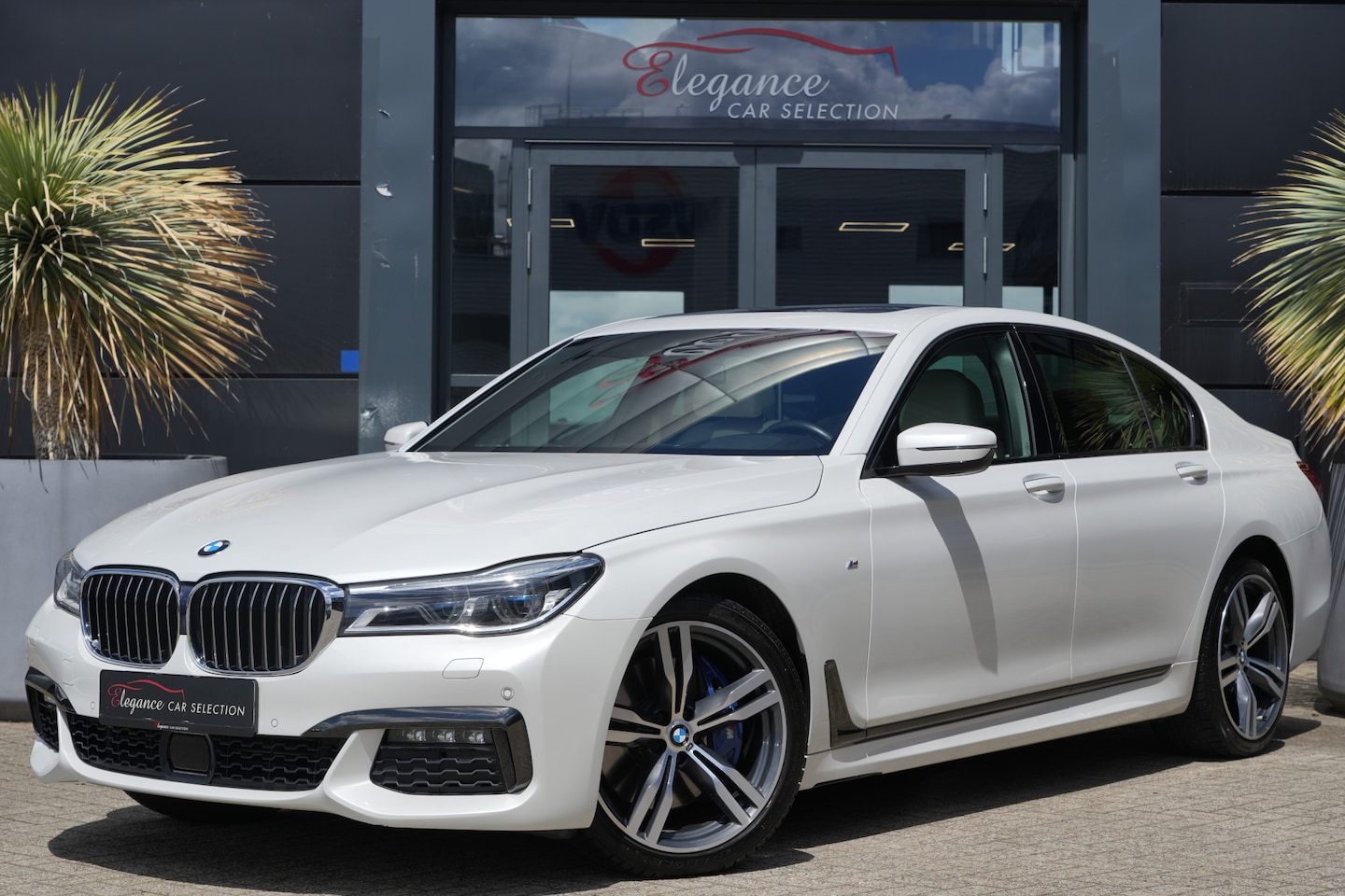 BMW 7-serie - 750i M Sport High Executive 449pk Panoramadak/Stoelventilatie/Camera - AutoWereld.nl