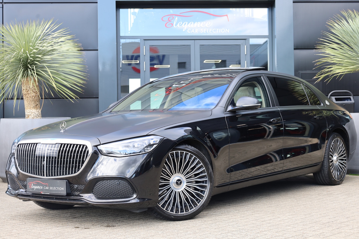 Mercedes-Benz S-klasse - 580 4MATIC Maybach 504pk FirstClassPakket/Achterasbesturing/Luchtvering - AutoWereld.nl