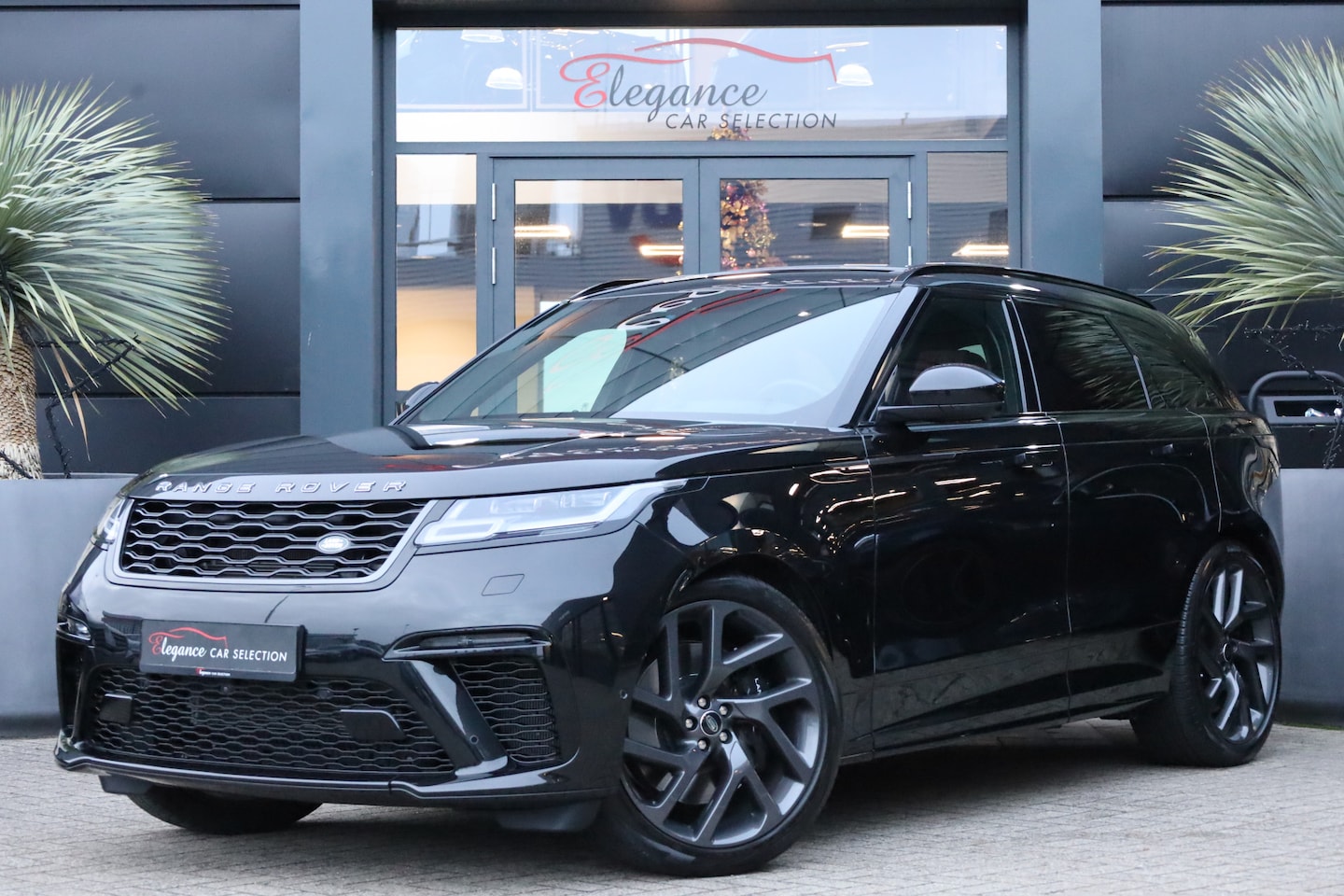 Land Rover Range Rover Velar - 5.0 V8 SVAutobiography Dynamic Edition 551PK Panoramadak/Meridian/HUD/AppleCarPlay - AutoWereld.nl