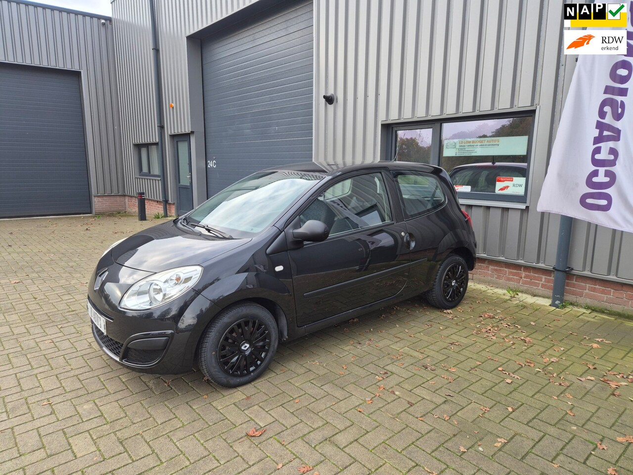 Renault Twingo - 1.2 Authentique DECEMBER SALE VAN € 2750 VOOR € 2295 - AutoWereld.nl