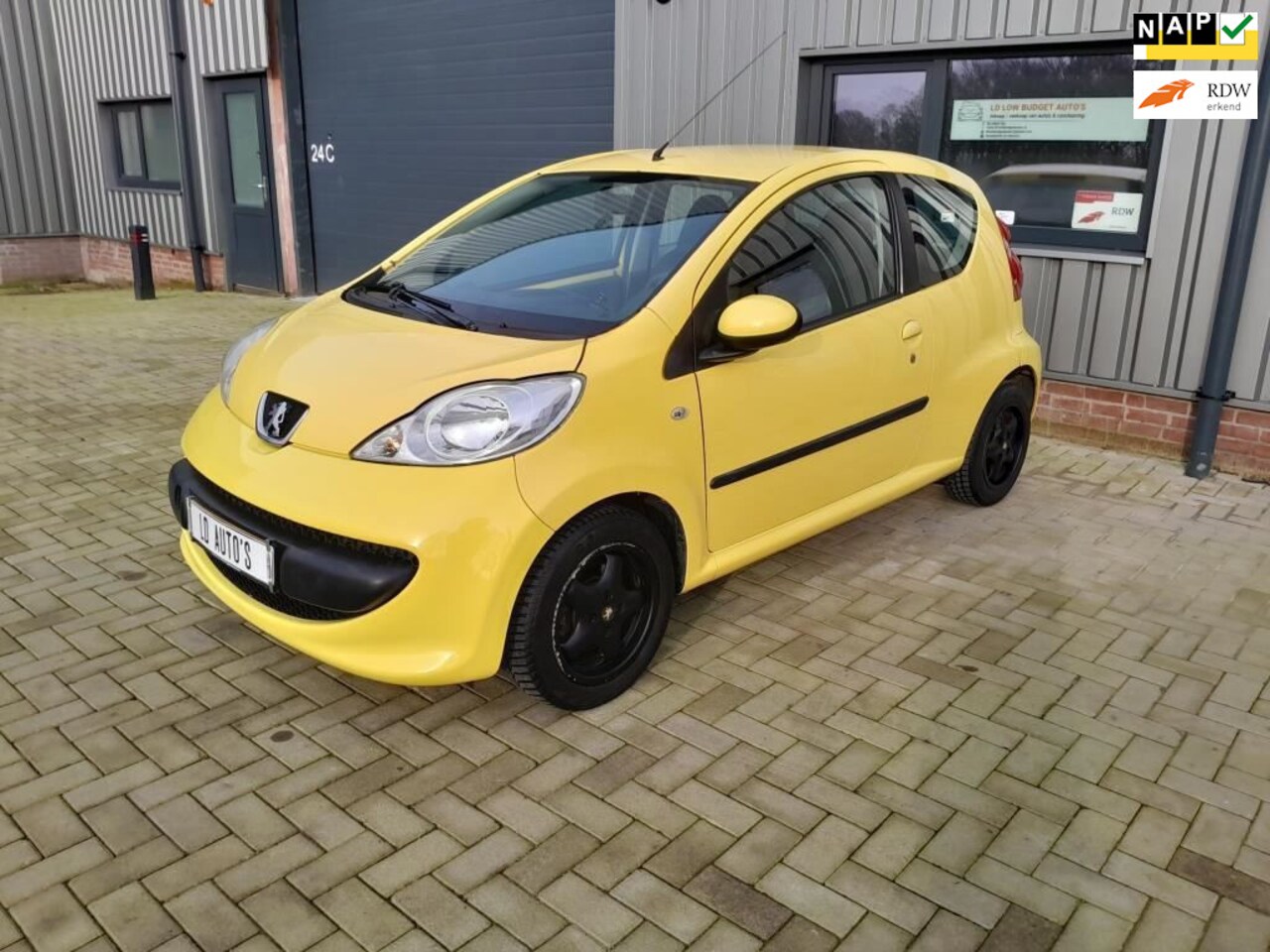 Peugeot 107 - 1.0-12V XS DECEMBER SALE VAN € 1795 VOOR €1595 - AutoWereld.nl