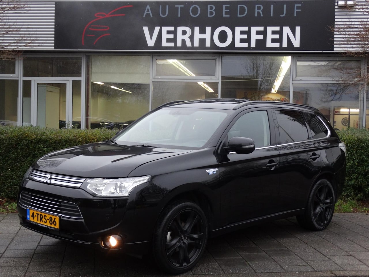 Mitsubishi Outlander - 2.0 PHEV Instyle - PANORAMADAK - XENON - CRUISE/CLIMATE CONTR - NAVIGATIE - LEDER !! - AutoWereld.nl